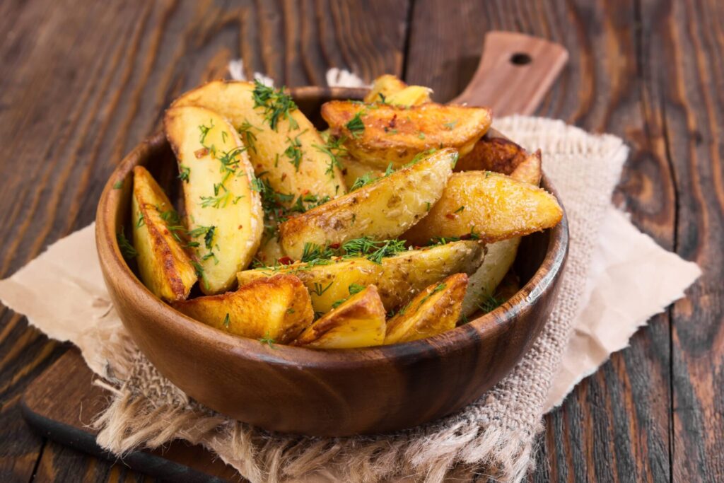 papas doradas para acompañar el chancho a la caja china